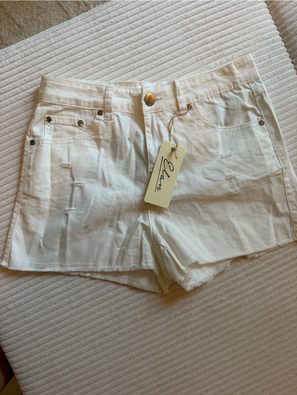 NWT Elan White M High-Rise Denim Shorts with Subtle Distress